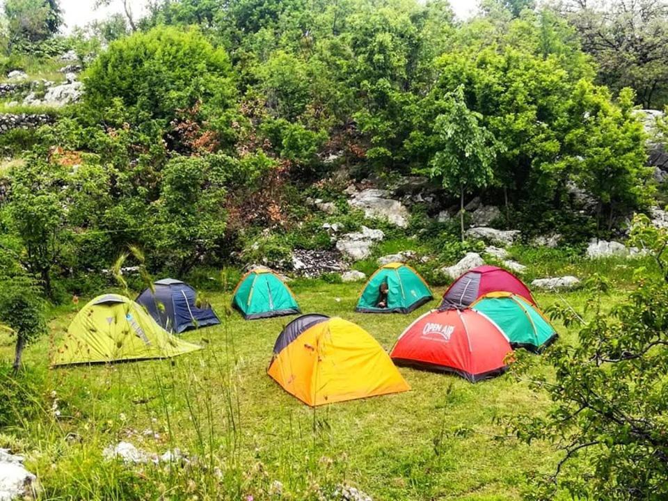 Camp Oaza,Lipa Hotel Cetinje Kültér fotó