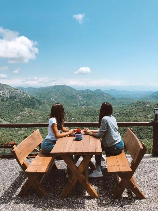 Camp Oaza,Lipa Hotel Cetinje Kültér fotó