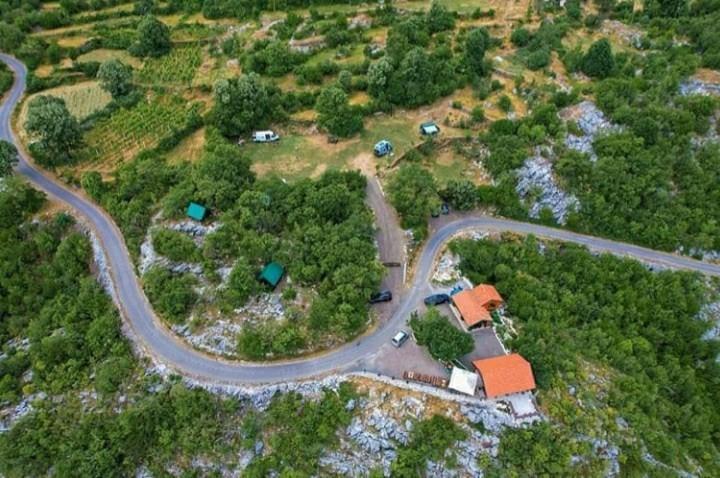 Camp Oaza,Lipa Hotel Cetinje Kültér fotó