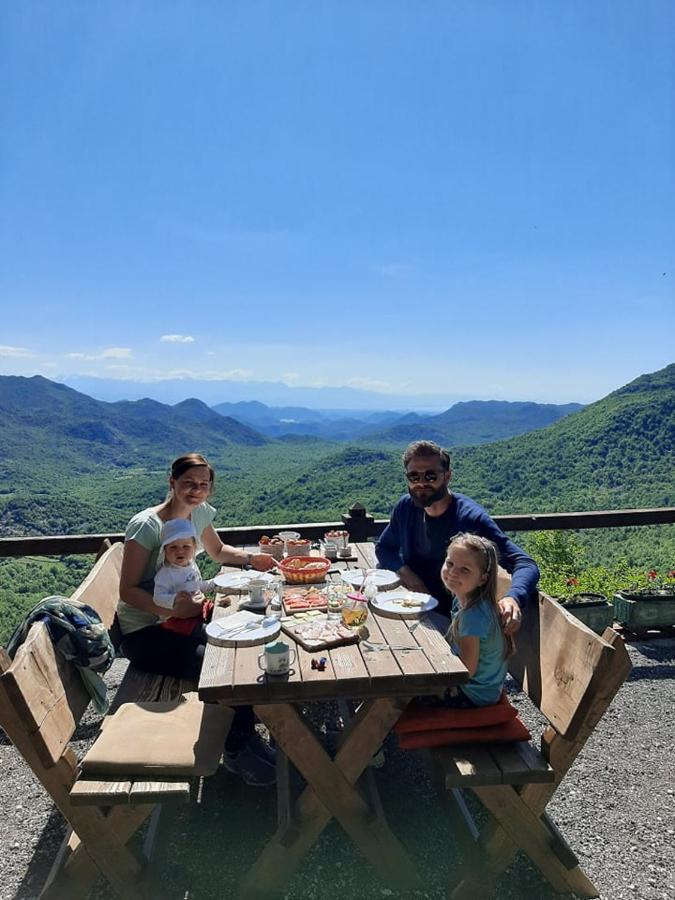 Camp Oaza,Lipa Hotel Cetinje Kültér fotó