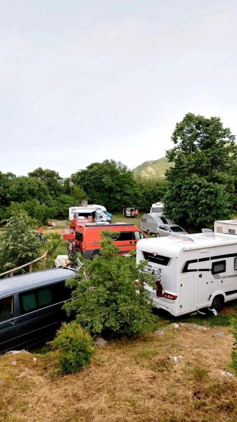 Camp Oaza,Lipa Hotel Cetinje Kültér fotó