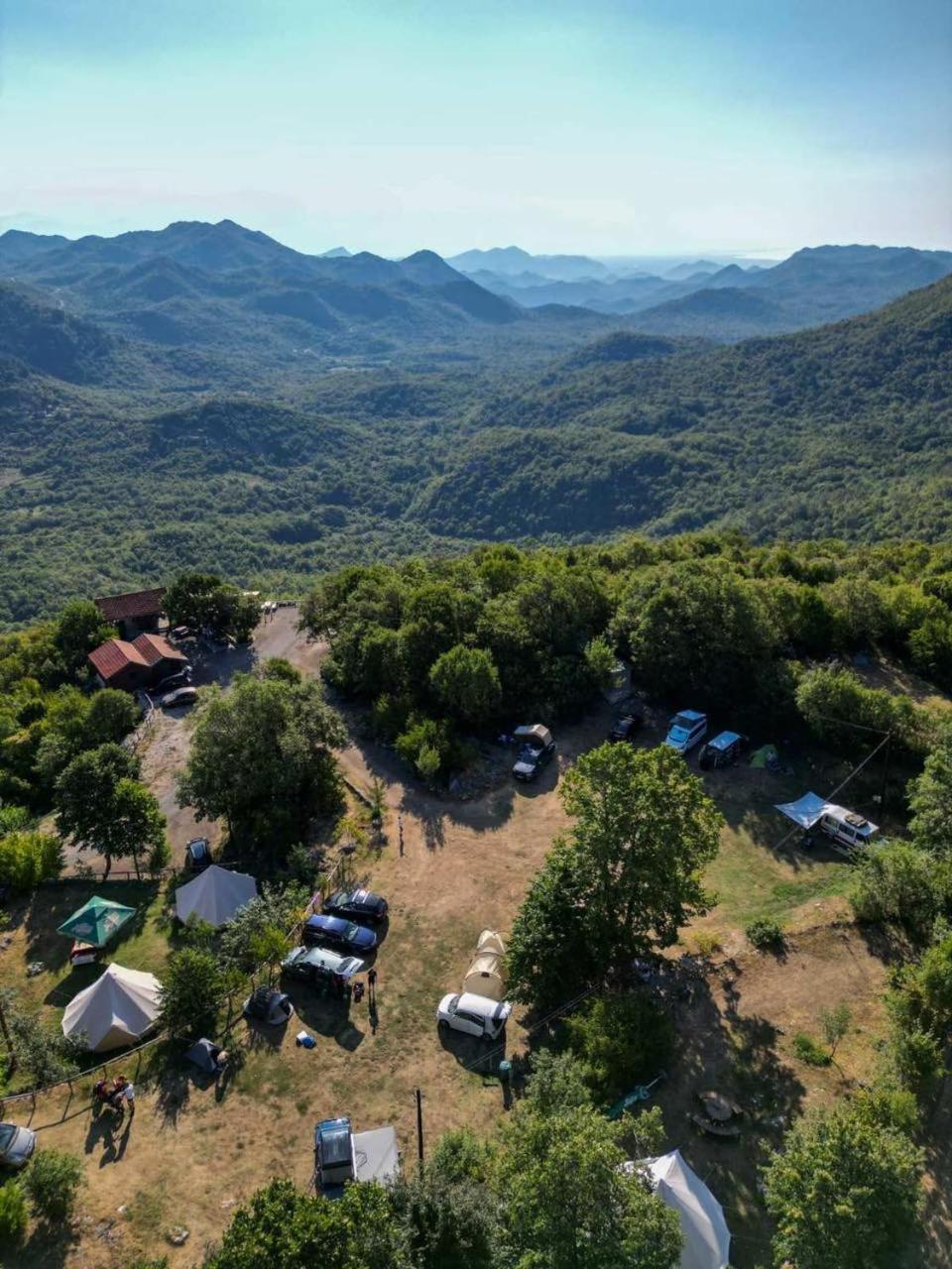 Camp Oaza,Lipa Hotel Cetinje Kültér fotó