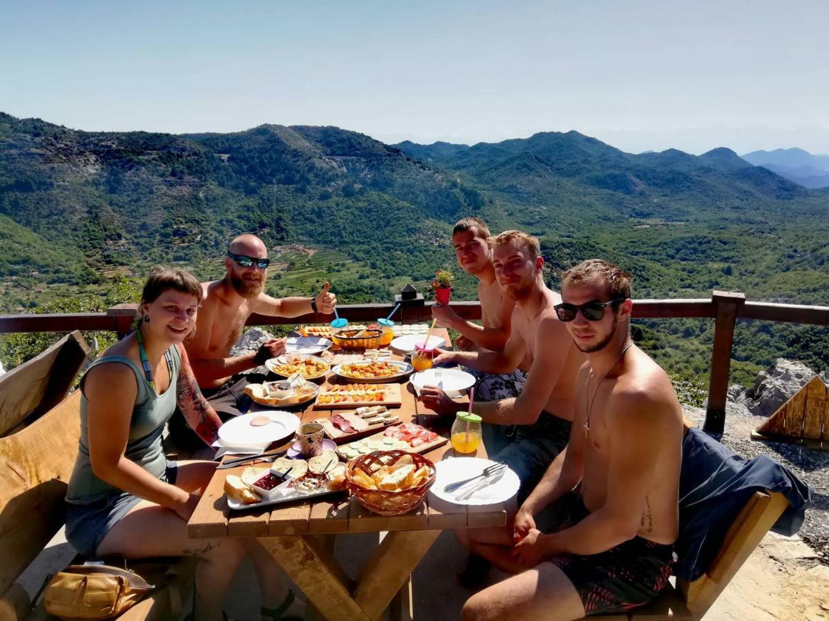 Camp Oaza,Lipa Hotel Cetinje Kültér fotó